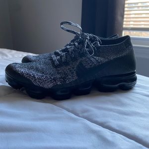 NIKE VaporMax
